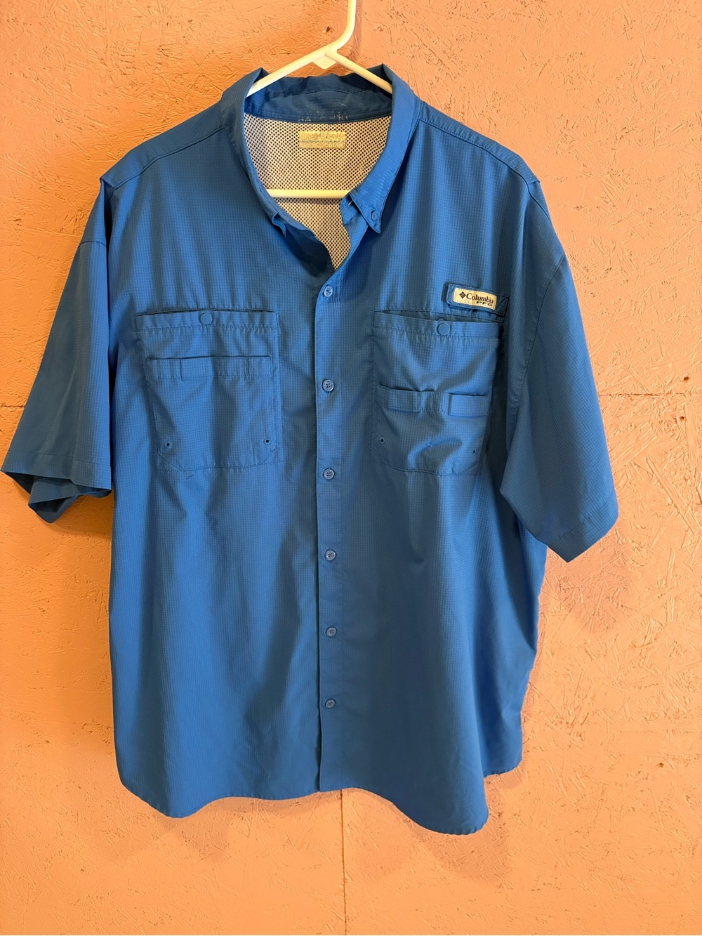 Columbia Short-Sleeve Button Down Shirt in Blue
